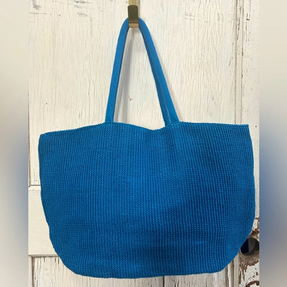 ☀️☀️Christian Siriano‎ Blue and White Tropical Tote-NWT☀️☀️